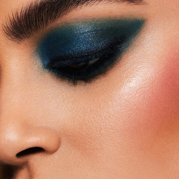 NARS eyeshadow in Tropic - Picture 8 of 10